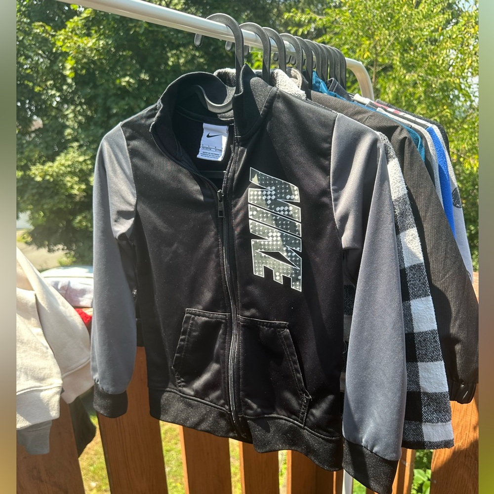 Nike Kids Black and Gray Hoodie